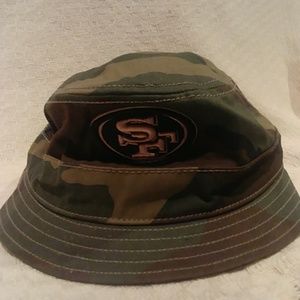 NWOT! 49ers Men's camo bucket hat